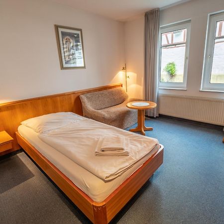 Hotel Pflum Mit Gaestehaus Нюртінген Екстер'єр фото